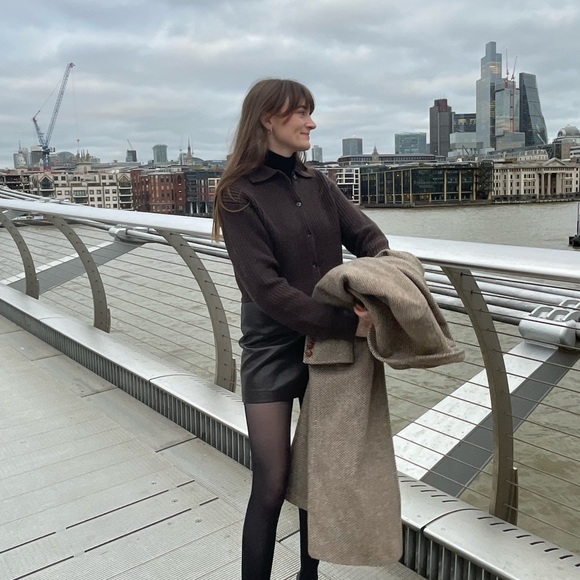 Meet your Posher, Corinne - Picture 2 of 6